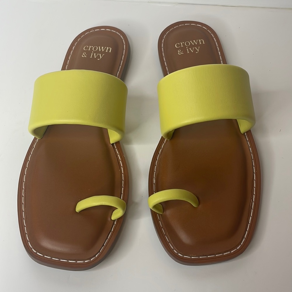 Crown &I Ivy sandal size10M